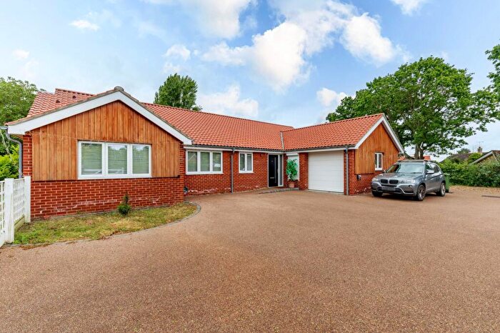 4 Bedroom Detached Bungalow For Sale In Marjorie Loke, Trunch, NR28