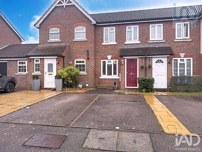 2 Bedroom Terraced House For Sale In Westbury Rise, Harlow, CM17