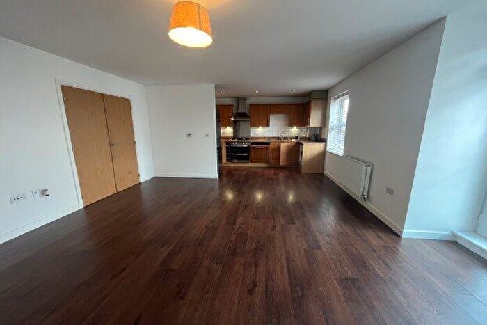 2 Bedroom Flat To Rent In Taylor Close, Tonbridge, TN9