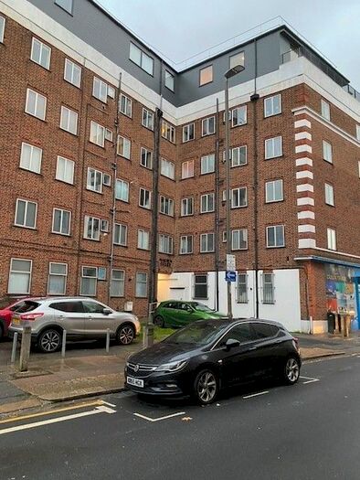 2 Bedroom Flat To Rent In Marion Court, Tooting High Street, London, SW17