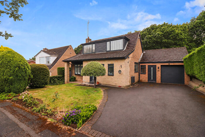 4 Bedroom Detached House For Sale In Woodfoot Road, Moorgate, Rotherham, S60