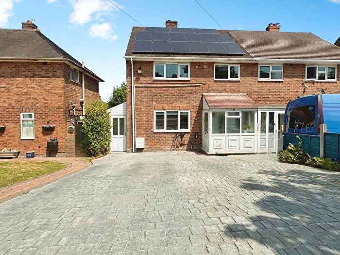 3 Bedroom Semi Detached House For Sale In Wildtree Avenue, Wolverhampton, WV10