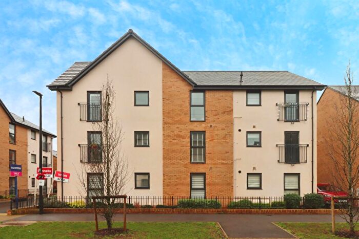 2 Bedroom Apartment For Sale In Cater Drive, Yate, Bristol, BS37