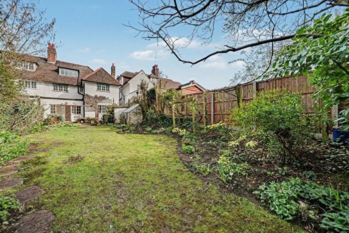 5 Bedroom Semi Detached House For Sale In Lyndale Avenue, Childs Hill, NW2