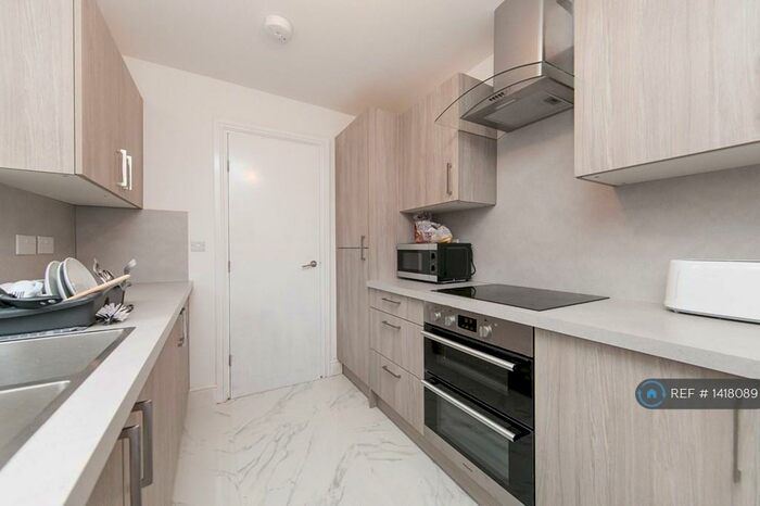 5 Bedroom Semi-Detached House To Rent In William Boys Close, Colchester, CO4