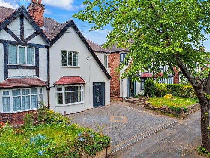 3 Bedroom Semi-detached House For Sale In Perry Road, Nottingham, NG5