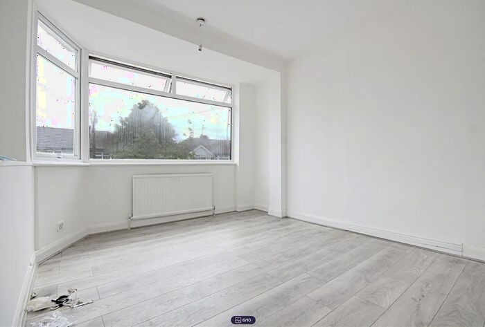 3 Bedroom Terraced House To Rent In Balmoral Road, Enfield, EN3