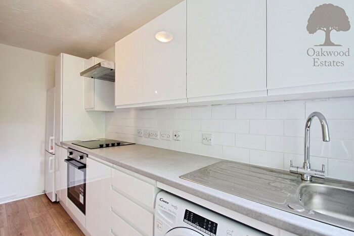 1 Bedroom Maisonette To Rent In Lowdell Close, Yiewsley, West Drayton, UB7
