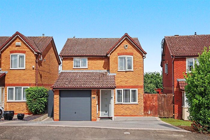 3 Bedroom Detached House For Sale In , Clover Drive, Rushden, NN10