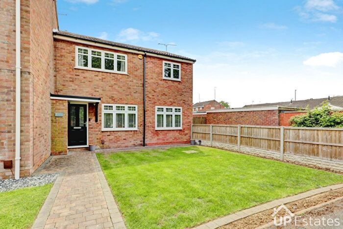 4 Bedroom End Terrace House For Sale In Abbotsbury Close, Coventry, CV2