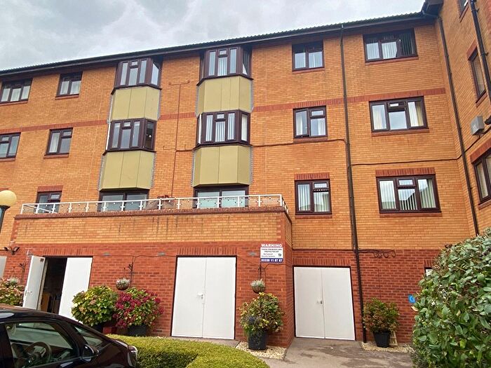 2 Bedroom Flat For Sale In Wootton Brook Close, Northampton, NN4