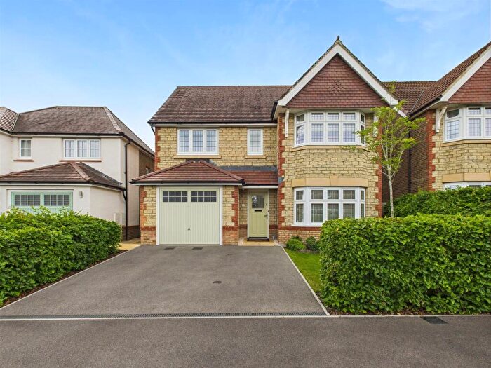 4 Bedroom Detached House For Sale In Roundway Rise, Calne, SN11
