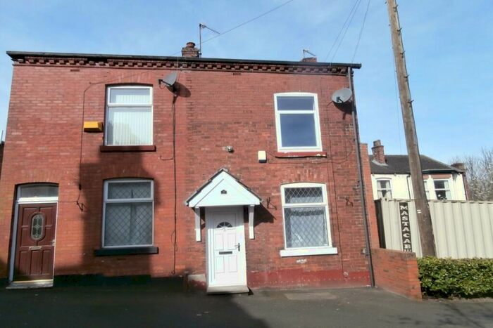 2 Bedroom End Of Terrace House To Rent In Taylor Street, Hyde, Greater Manchester, SK14