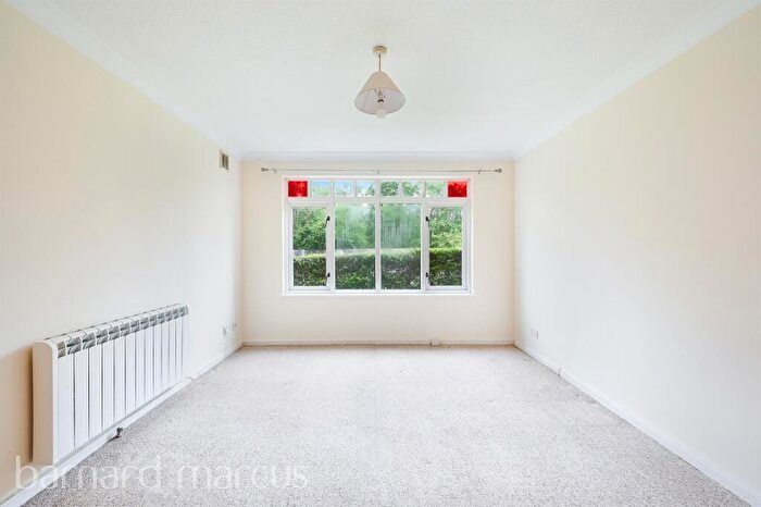 1 Bedroom Flat To Rent In Dukes Avenue, New Malden, KT3