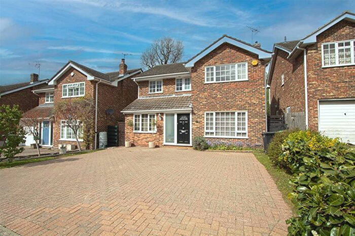 4 Bedroom Detached House For Sale In The Copse, Billericay, CM12