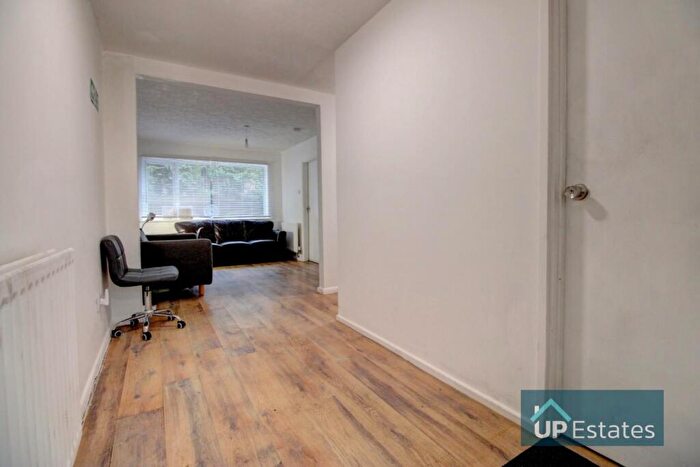 4 Bedroom Detached House For Sale In Grasscroft Drive, Cheylesmore, Coventry, CV3