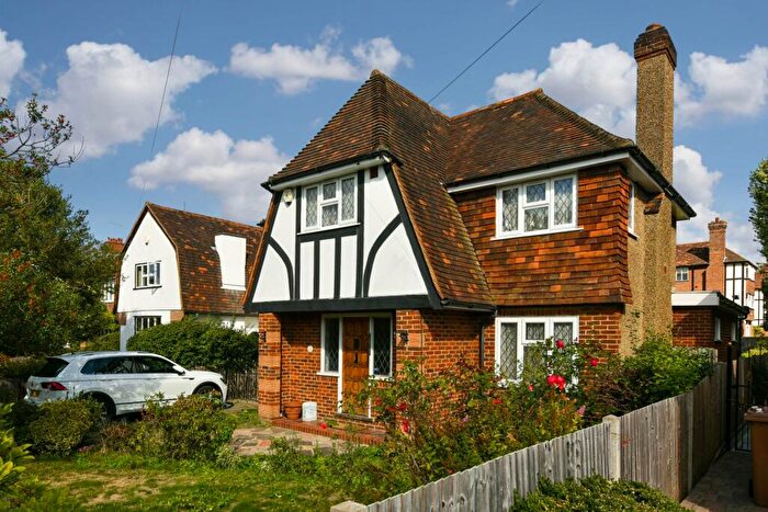 3 Bedroom Detached House To Rent In Purberry Grove, Epsom, KT17