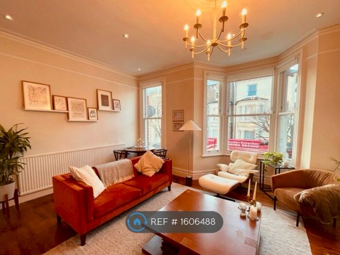 1 Bedroom Flat To Rent In First Floor, London, W14