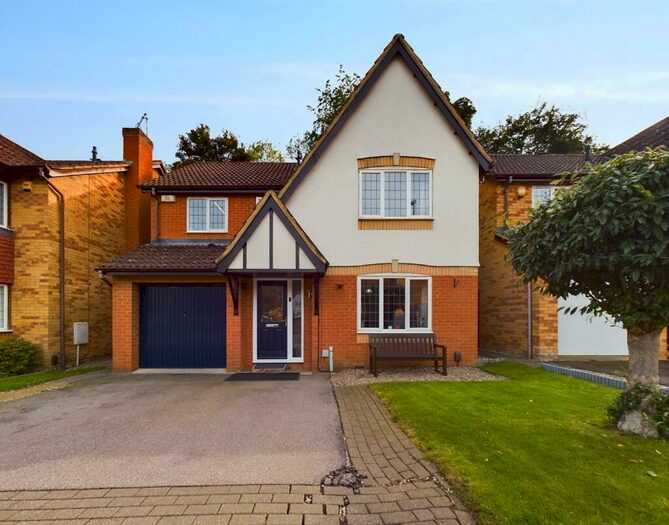 4 Bedroom Detached House To Rent In Woodland Walk, Northampton, NN3