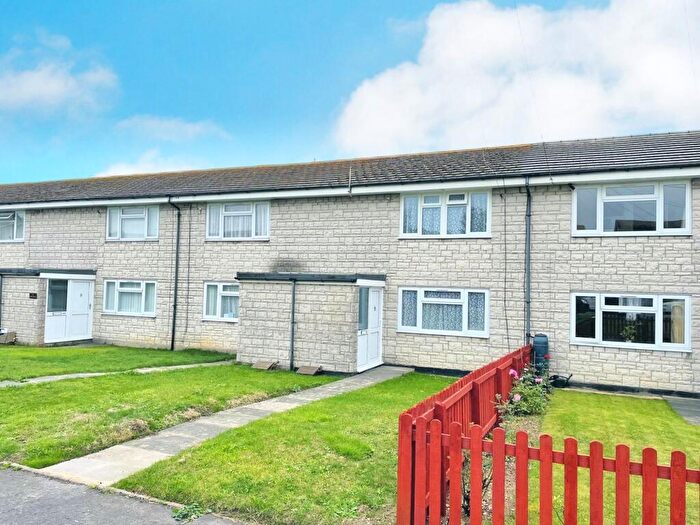 3 Bedroom Property To Rent In Greenways, Portland, DT5