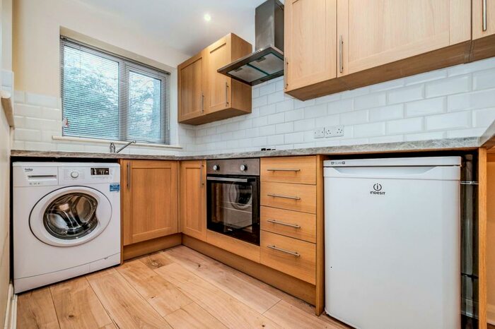 2 Bedroom Apartment To Rent In Bradfield Walk, Worthing, BN11