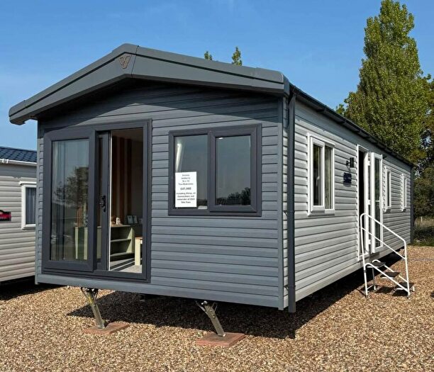 2 Bedroom Caravan For Sale In Flag Hill, Great Bentley, Colchester, CO7