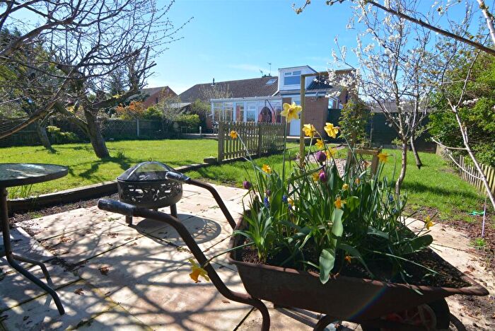 3 Bedroom Semi-Detached House To Rent In Arundel Close, Pensby, Wirral, CH61