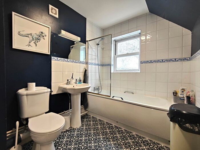 1 Bedroom End Of Terrace House For Sale In Calcott Park, Yateley, Hampshire, GU46