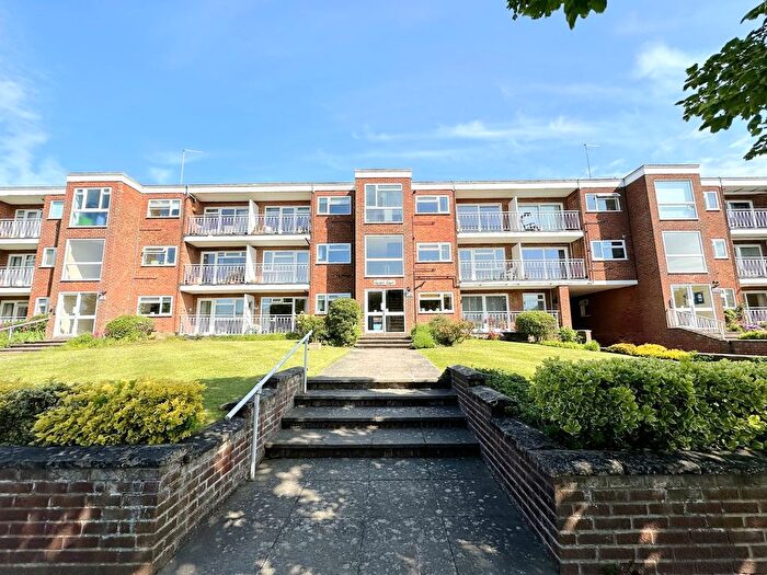 2 Bedroom Flat To Rent In Cooden Drive, Bexhill-On-Sea, TN39
