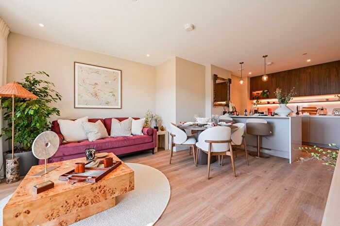 2 Bedroom Flat For Sale In Bow Green, Bow, E3