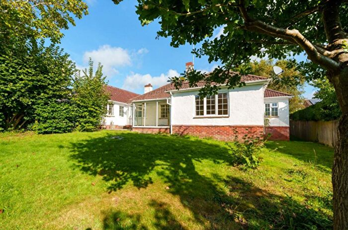 4 Bedroom Bungalow To Rent In Warsash Road, Locks Heath, Southampton, Hampshire, SO31