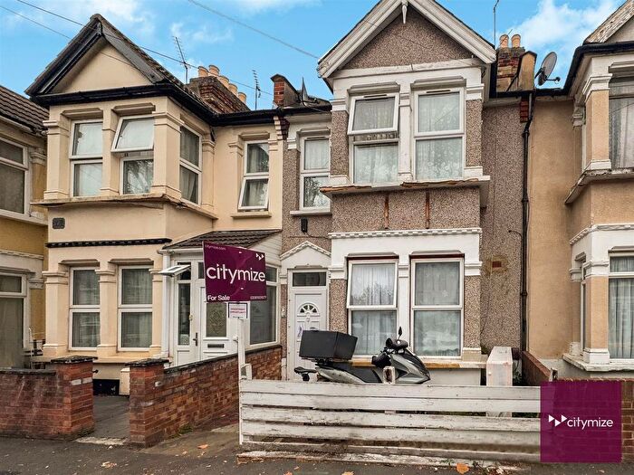 4 Bedroom Property For Sale In Streatfeild Avenue, East Ham, E6