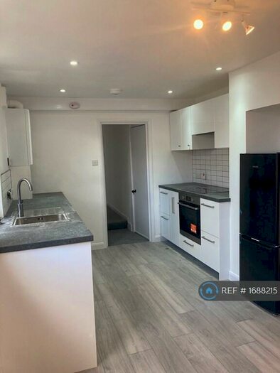 1 Bedroom Flat To Rent In Plumstread, London, SE18