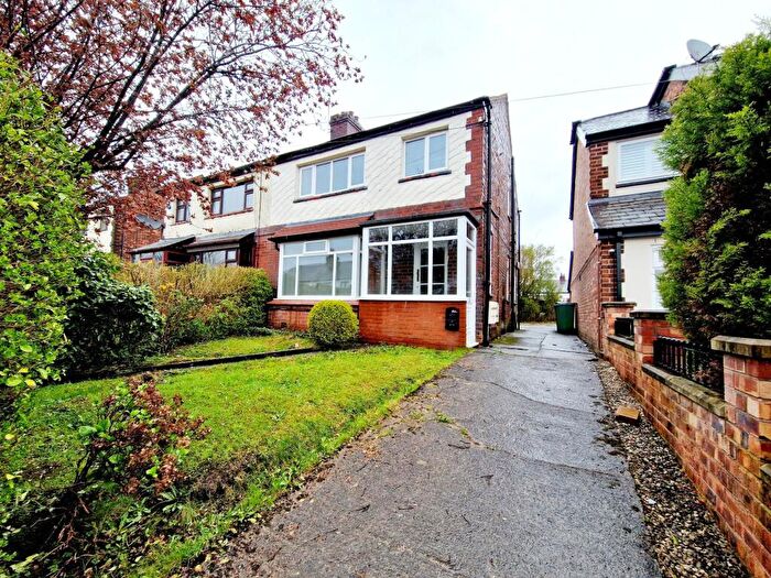 3 Bedroom Semi Detached House To Rent In Lime Grove, Prestwich, M25