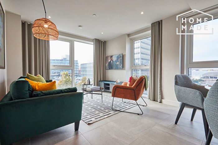 2 Bedroom Flat To Rent In Angel Gardens, M4