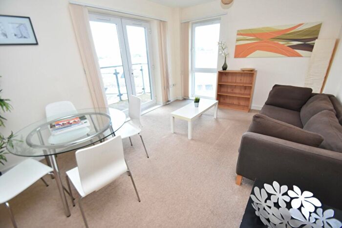 2 Bedroom Flat To Rent In Overstone Court, Butetown, Cardiff, CF10