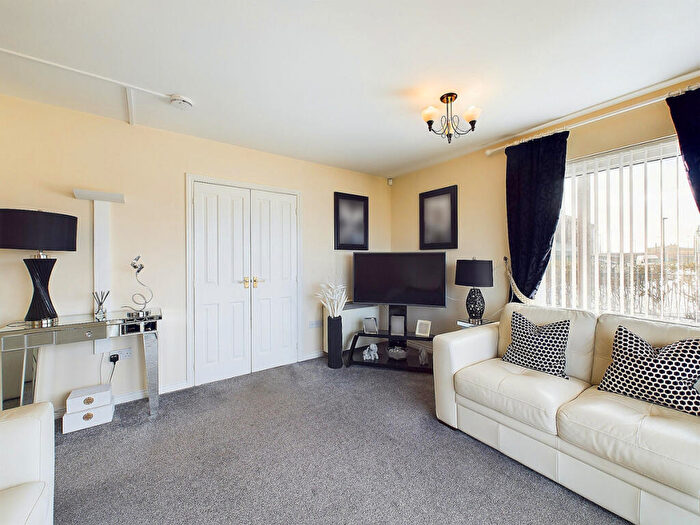 2 Bedroom Flat For Sale In Dockers Gardens, Ardrossan, KA22