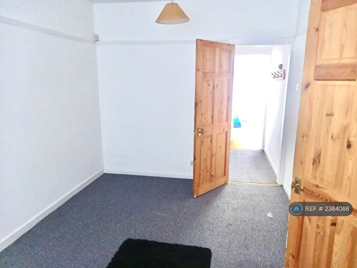 1 Bedroom Flat To Rent In Park Road North, Birkenhead, CH41