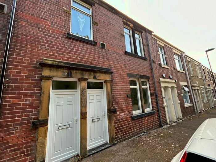 2 Bedroom Flat To Rent In Brinkburn Street, Wallsend, NE28