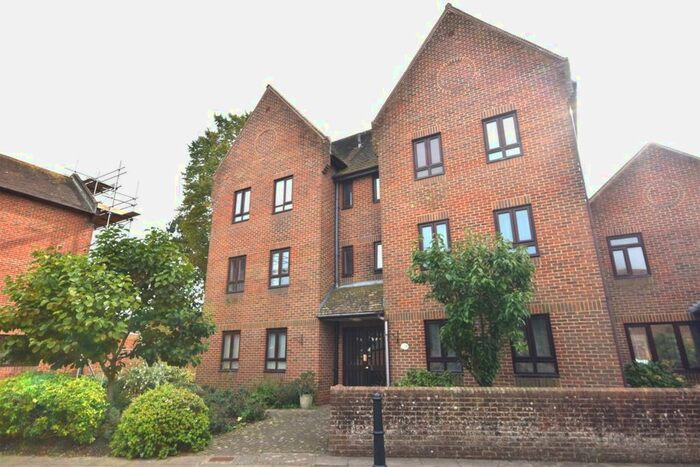 2 Bedroom Flat To Rent In The Parchment, Havant, Hampshire, PO9
