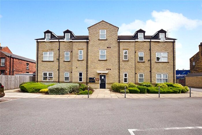 2 Bedroom Apartment For Sale In Heathcliffe Court, Bruntcliffe Road, Morley, Leeds, LS27
