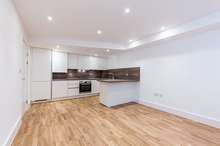 1 Bedroom Flat To Rent In Grove Road, London, N11