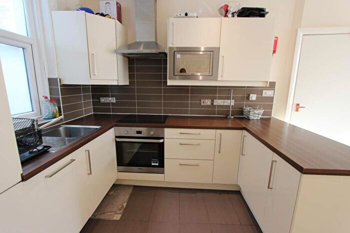 4 Bedroom Flat To Rent In Cleveland Street, London, W1T