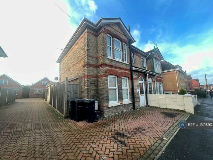 4 Bedroom Semi-Detached House To Rent In Wycliffe Road, Bournemouth, BH9