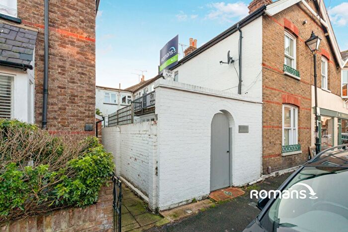 1 Bedroom Flat To Rent In Grove Road, Windsor, Berkshire, SL4