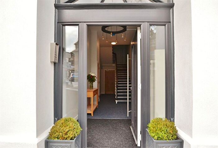 1 Bedroom Apartment To Rent In The Broadway, Haywards Heath, RH16