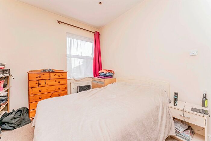 2 Bedroom End Of Terrace House For Sale In Oakley Street, Kettering, NN16