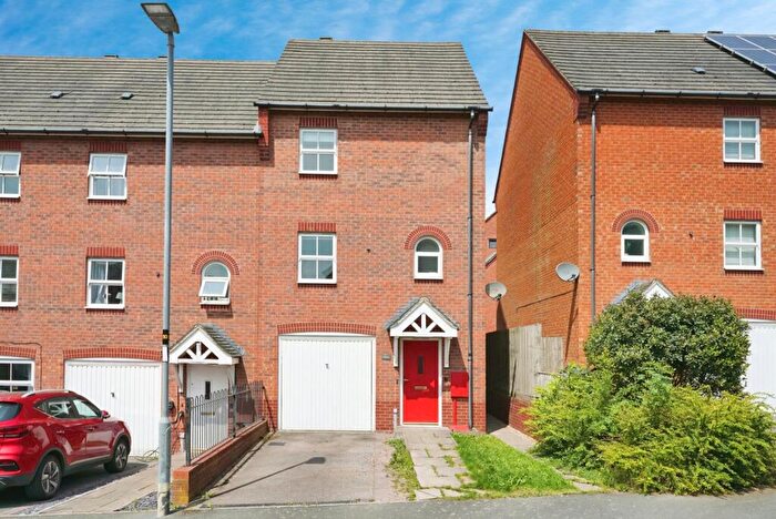 3 Bedroom Town House For Sale In Staples Drive, Coalville, Leicestershire, LE67
