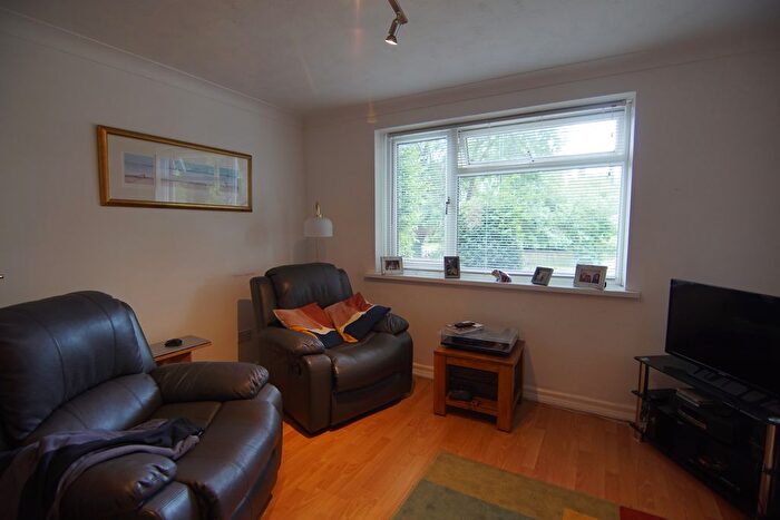 2 Bedroom Flat To Rent In Darlaston Court, Meriden, CV7