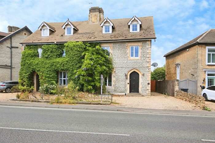 4 Bedroom Semi-Detached House For Sale In London Road, Peterborough, PE2